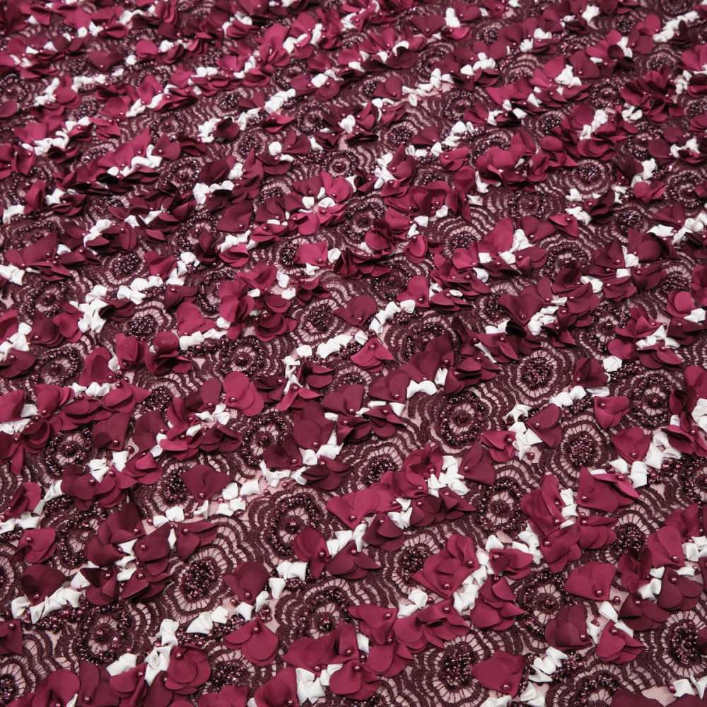 Dantela cu floricele 3D Burgundy cu alb