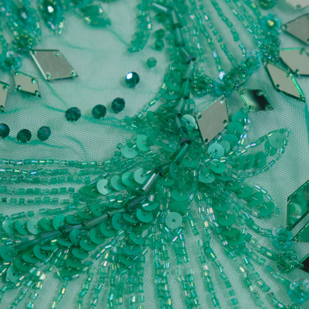 Dantela accesorizata manual cu oglinzi Emerald Green