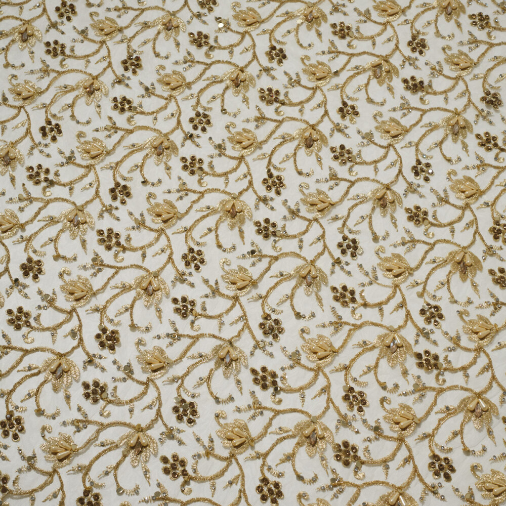 Broderie aurie accesorizata manual cu pietre si perle