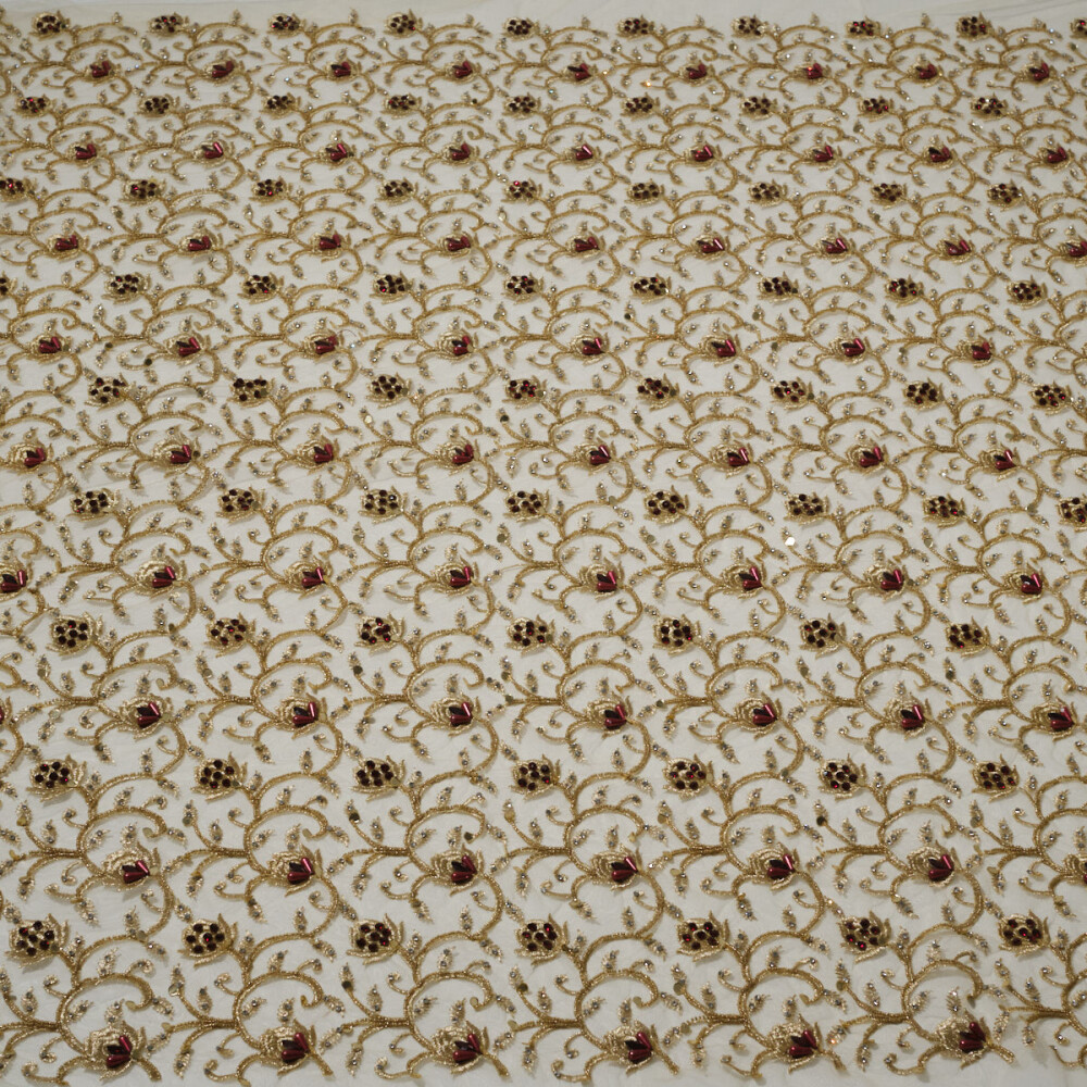 Broderie aurie accesorizata manual cu pietre si perle