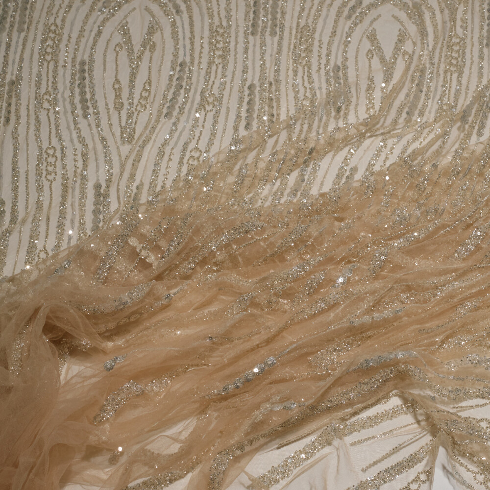 Dantela accesorizata tip panouri Argintiu-Nude