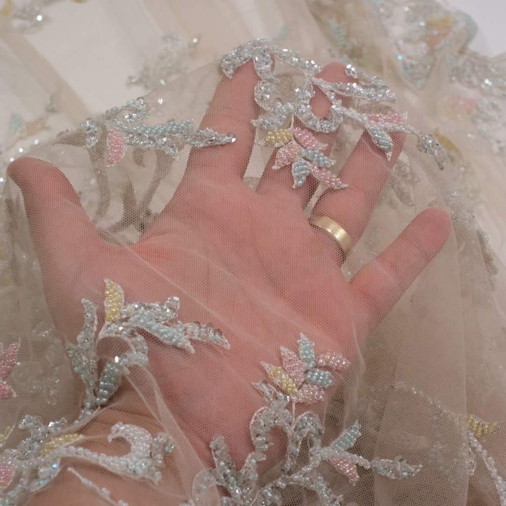 Dantela accesorizata 