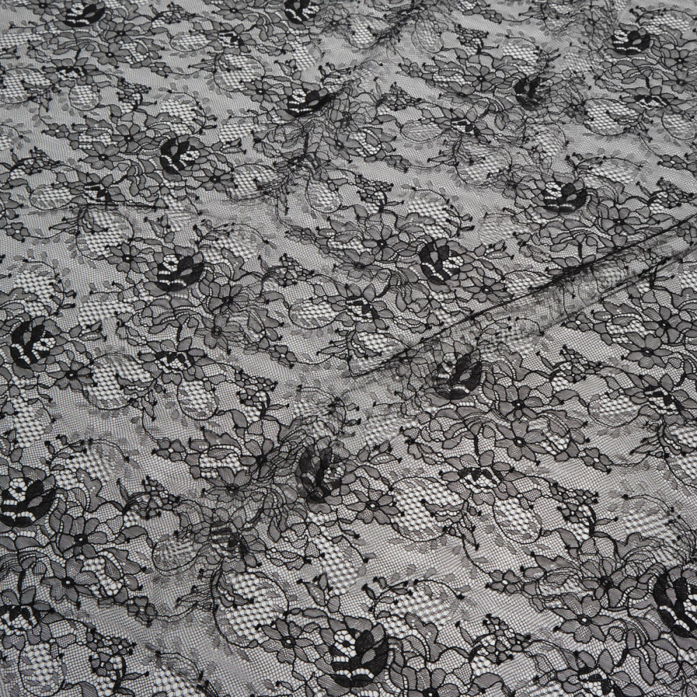 Dantela chantilly neagra cupon 1.5 m x 1.5 m 