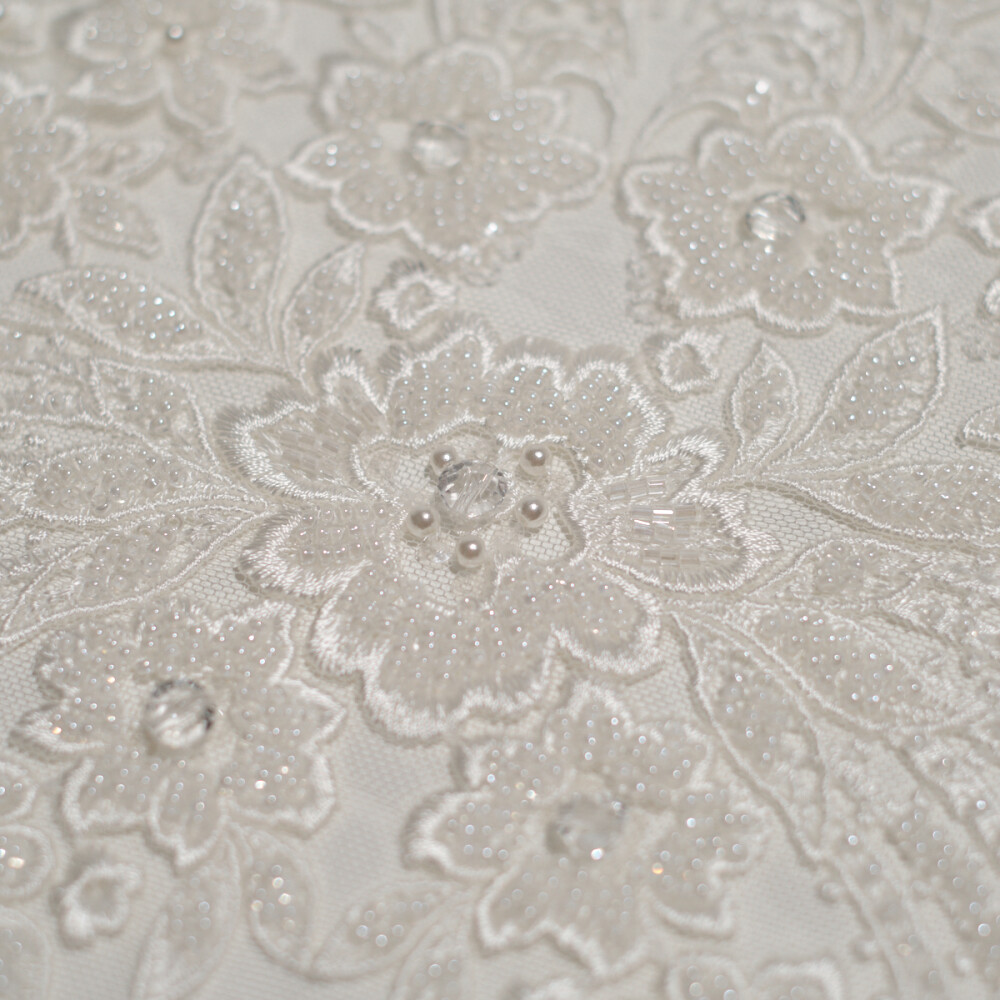 Dantelă premium pentru rochie de mireasă cu bordură decorativă