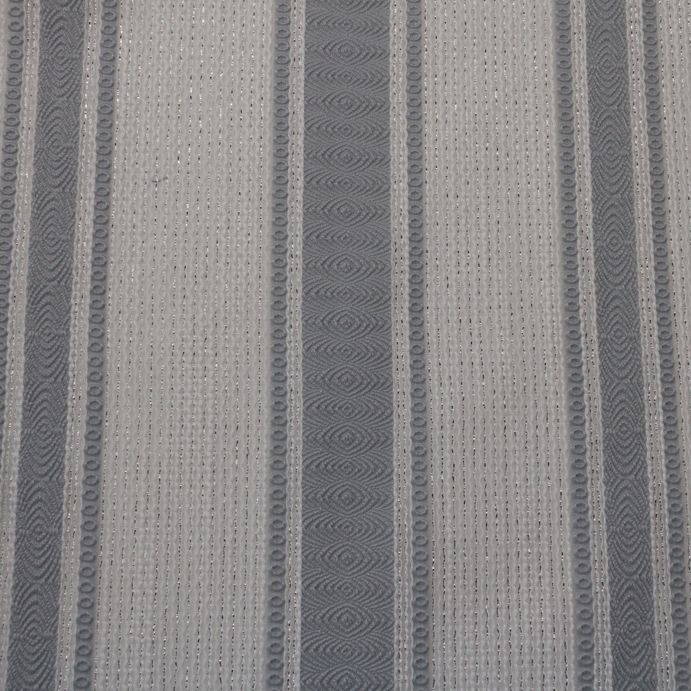 Jacquard in dungi cu fir metalic semi-transparent 