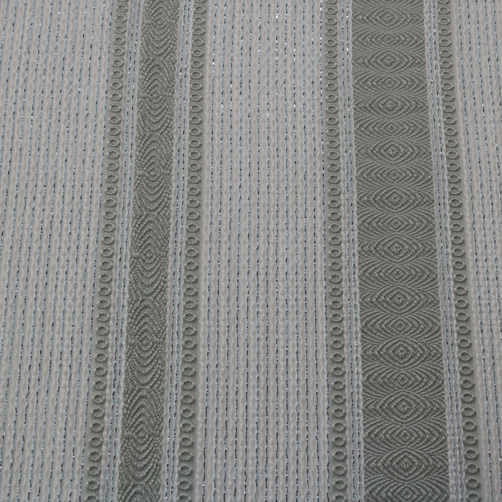 Jacquard in dungi cu fir metalic semi-transparent 