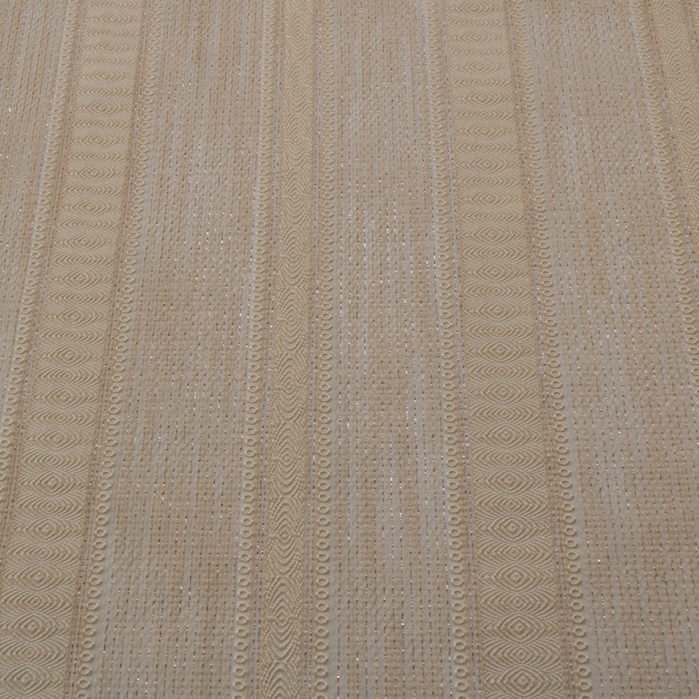 Jacquard in dungi cu fir metalic semi-transparent 