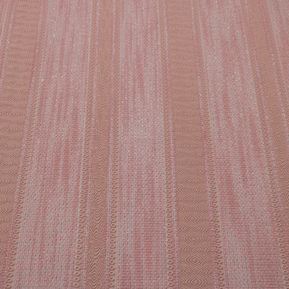 Jacquard in dungi cu fir metalic semi-transparent 