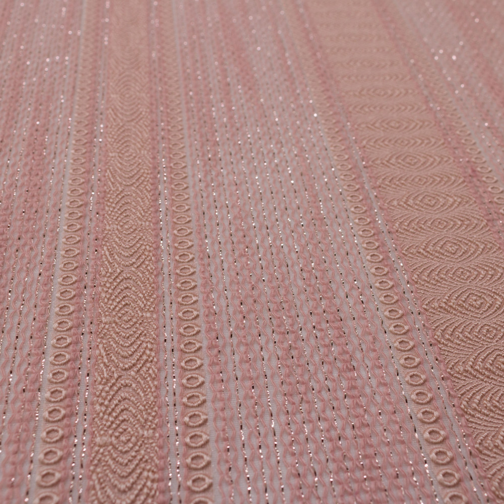 Jacquard in dungi cu fir metalic semi-transparent 