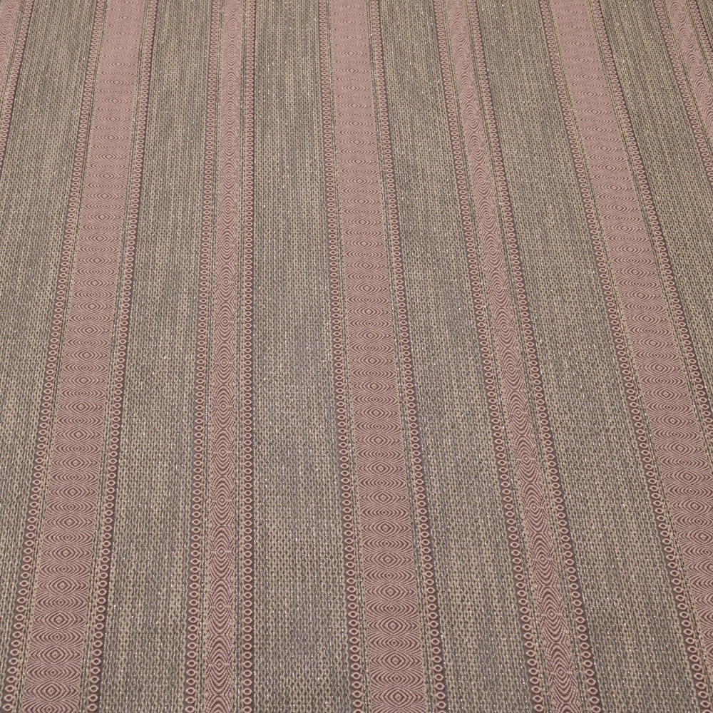 Jacquard in dungi cu fir metalic semi-transparent 