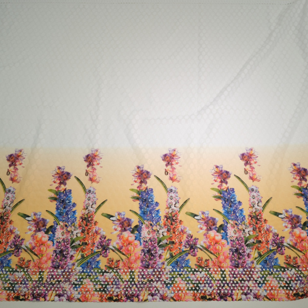 Imitatie de bumbac imprimata cu motive florale