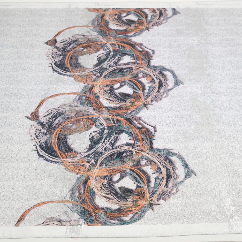 Jacquard imprimat multicolor cu fir metalic argintiu