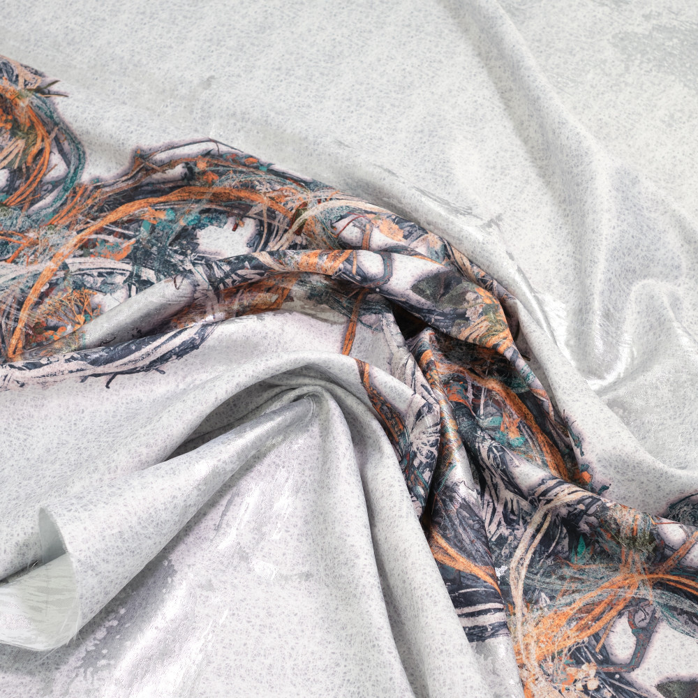 Jacquard imprimat multicolor cu fir metalic argintiu