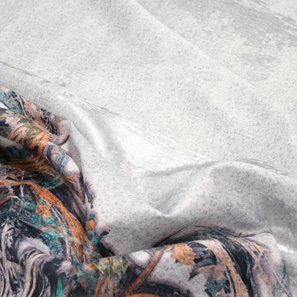 Jacquard imprimat multicolor cu fir metalic argintiu