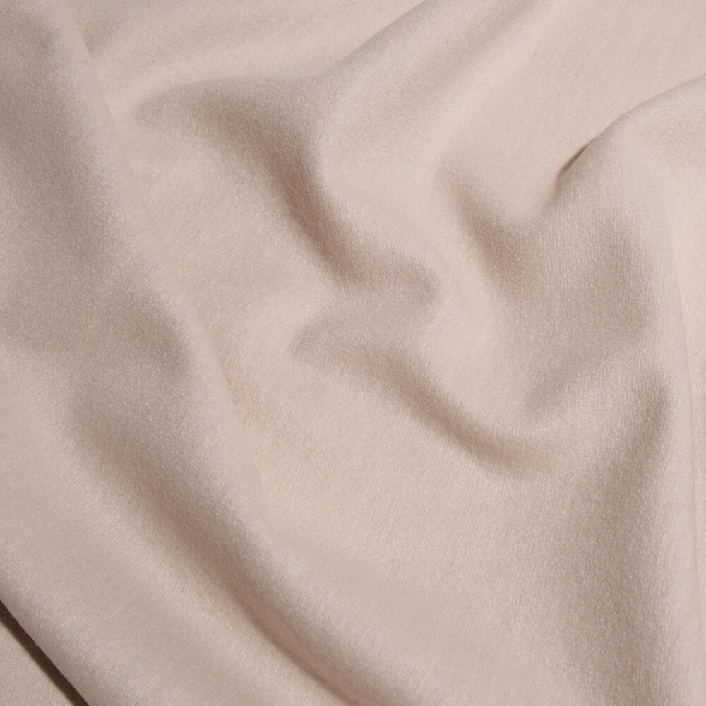 Lana Moessmer Roz Pudra