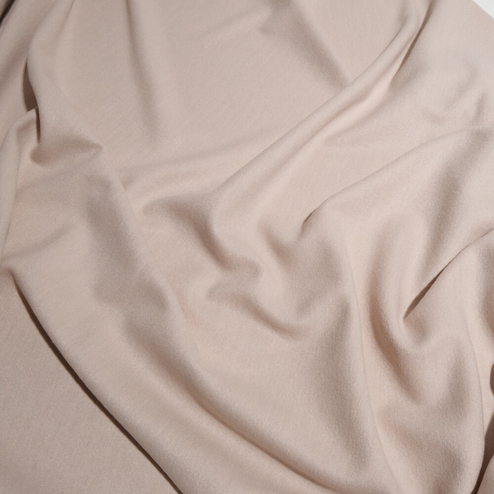 Lana Moessmer Roz Pudra