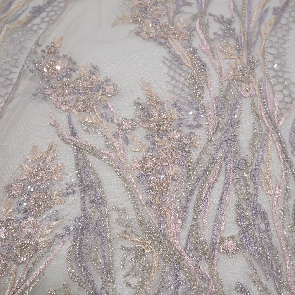Dantela accesorizata multicolor in nuante de roz, lavanda, bej