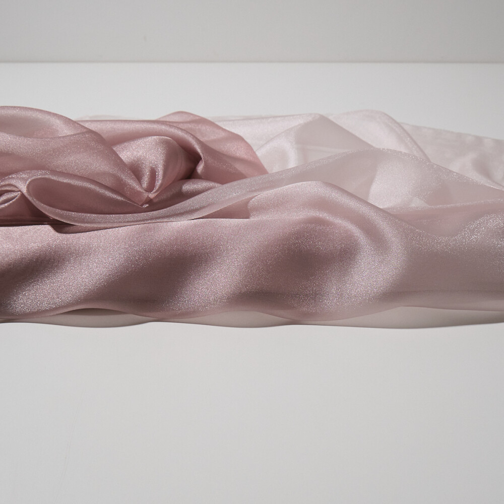 Organza cu aspect matasos in degrade roz