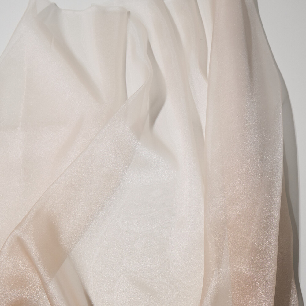 Organza cu aspect matasos in degrade