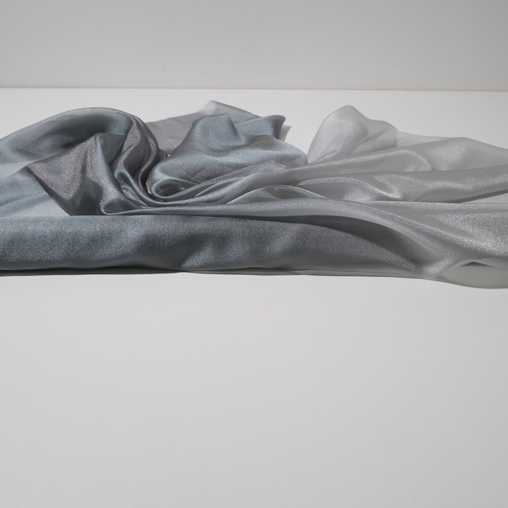 Organza cu aspect matasos in degrade gri argintiu