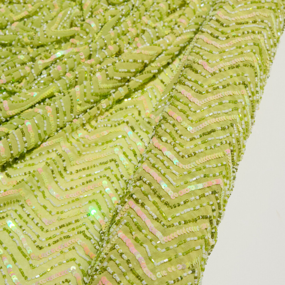 Paiete cusute pe voal de matase zig zag Verde lime