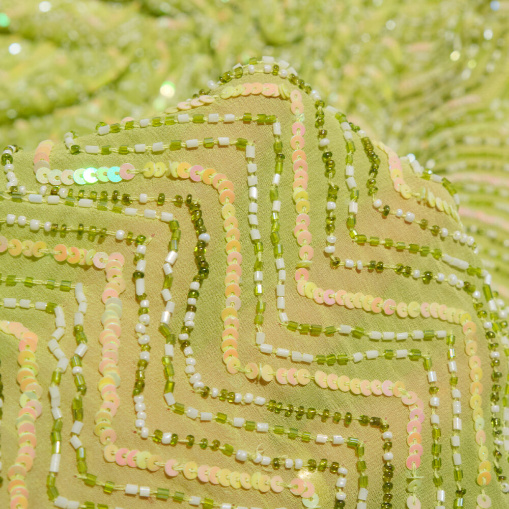 Paiete cusute pe voal de matase zig zag Verde lime