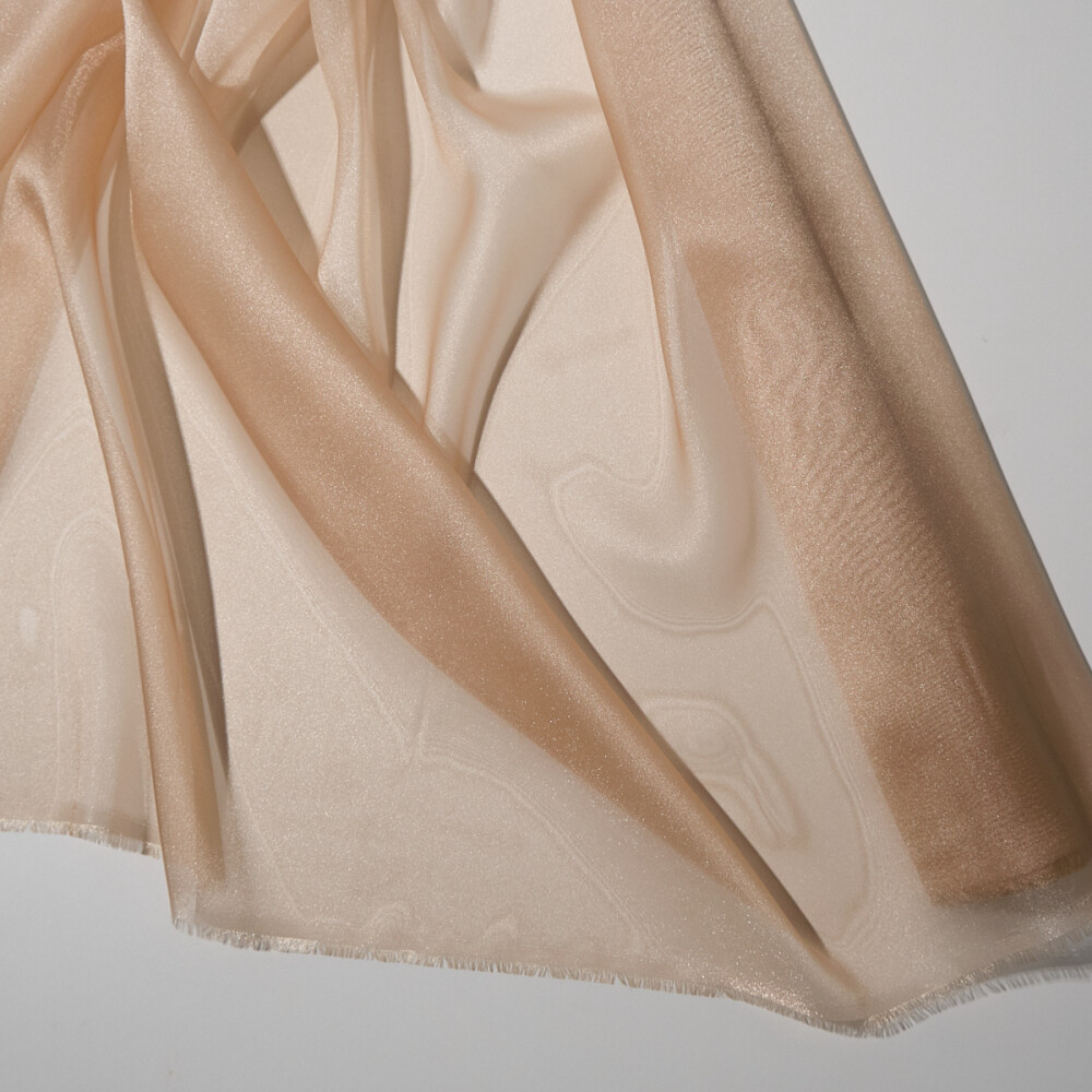 Organza cu aspect matasos in degrade cappucino crem