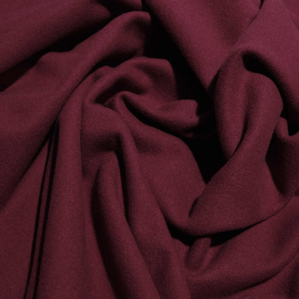 Stofa de lana Casha Grena - material gros, moale si elegant Stofa de lana Casha Grena - material gros, moale si elegant