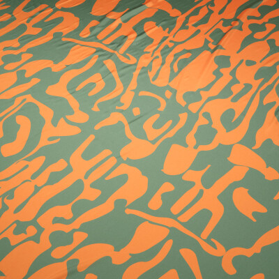Matase imprimata digital cu motive abstracte verde portocaliu