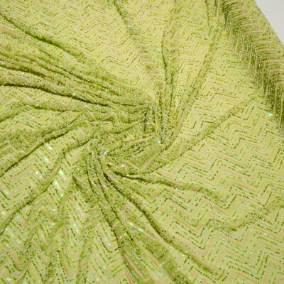 Paiete cusute pe voal de matase zig zag Verde lime