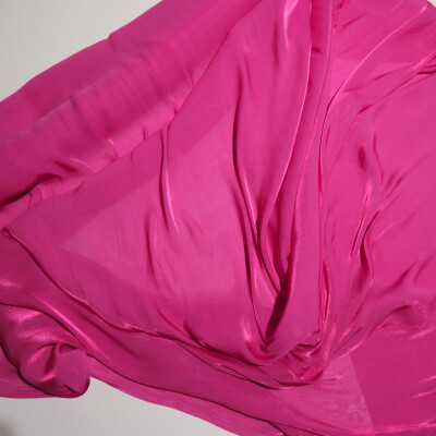 Voal metalizat usor creponat fucsia