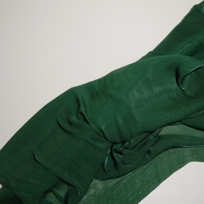 Voal metalizat usor creponat verde
