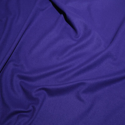 Lana Moessmer Albastru violet