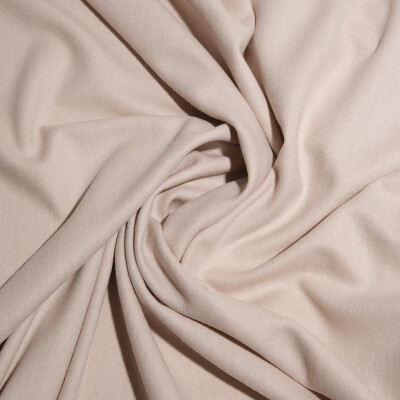 Lana Moessmer Roz Pudra