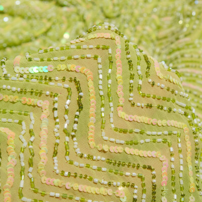 Paiete cusute pe voal de matase zig zag Verde lime