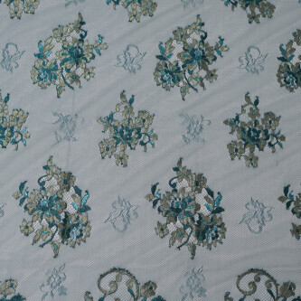 Dantela chantilly cu model floral si fir metalizat Verde smarald