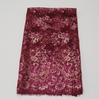 Dantela chantilly cu fir metalic si bordura in oglinda Grena Magenta Auriu 