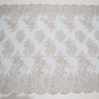 Dantela chantilly in doua tonuri