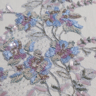 Dantela chantilly brodata cu paiete si maergel - floral pastel