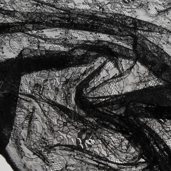 Dantela chantilly neagra cupon 1.5 m x 1.5 m 