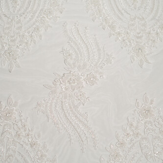 Dantela mireasa ivory brodata cu perle si paiete – model floral premium