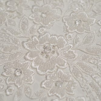 Dantelă premium pentru rochie de mireasă cu bordură decorativă