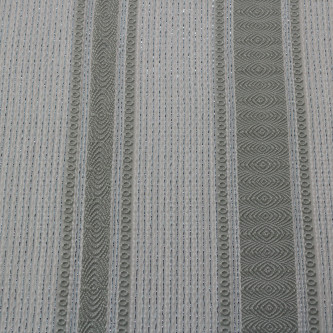 Jacquard in dungi cu fir metalic semi-transparent 