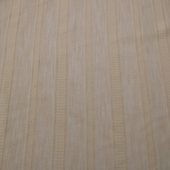 Jacquard in dungi cu fir metalic semi-transparent 