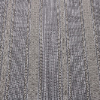 Jacquard in dungi cu fir metalic semi-transparent 