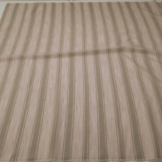 Jacquard in dungi cu fir metalic semi-transparent 