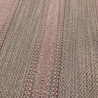 Jacquard in dungi cu fir metalic semi-transparent 