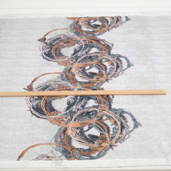 Jacquard imprimat multicolor cu fir metalic argintiu