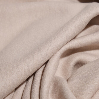 Lana Moessmer Roz Pudra