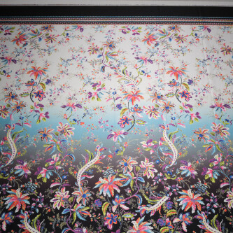Matase imprimata digital cu motive abstracte florale cu bordura mov